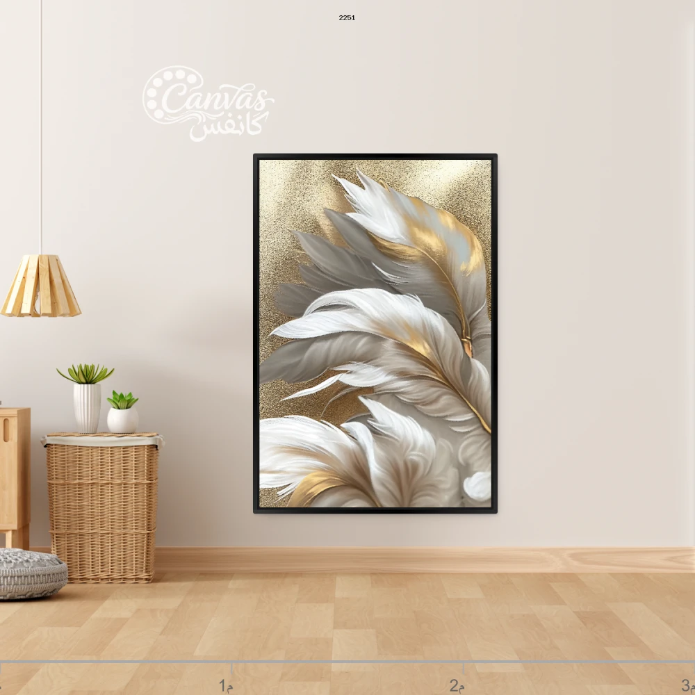 تكوين زهور بيضاء مع لمسات ذهبية