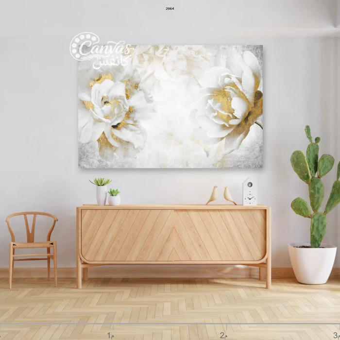 لوحة زهور بيضاء مع لمسات ذهبية