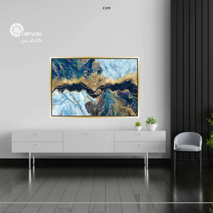لوحة فنية تجريدية بتدرجات زرقاء وذهبية